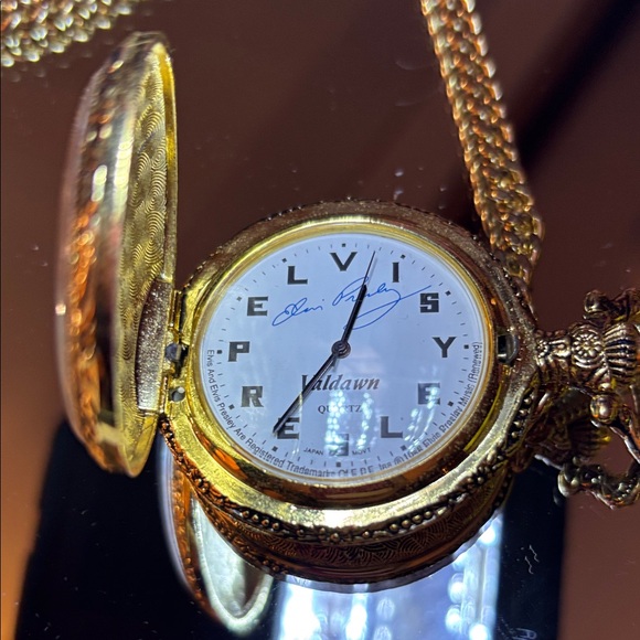 Gold Pendant ELVIS pocket watch with Portrait, that plays music 🎶 - Picture 6 of 11